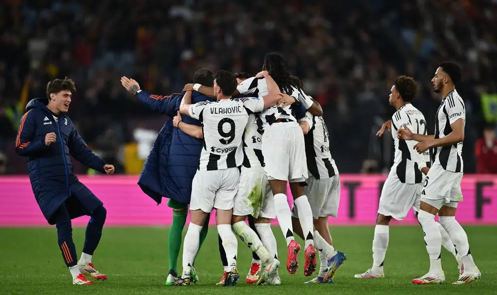 爱游戏登录入口-罗马发布备战花絮，关键时刻遗憾出局，意甲任务艰巨，团队化学反应显著(罗马队最新消息)