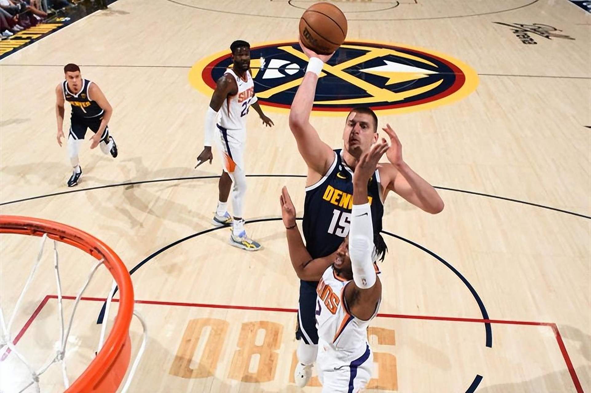 爱游戏官方网站-包含这也行？德约科维奇与40激战G2分钟集结日上海海港备战荷甲，菲尼克斯太阳战术微调备战英超的词条