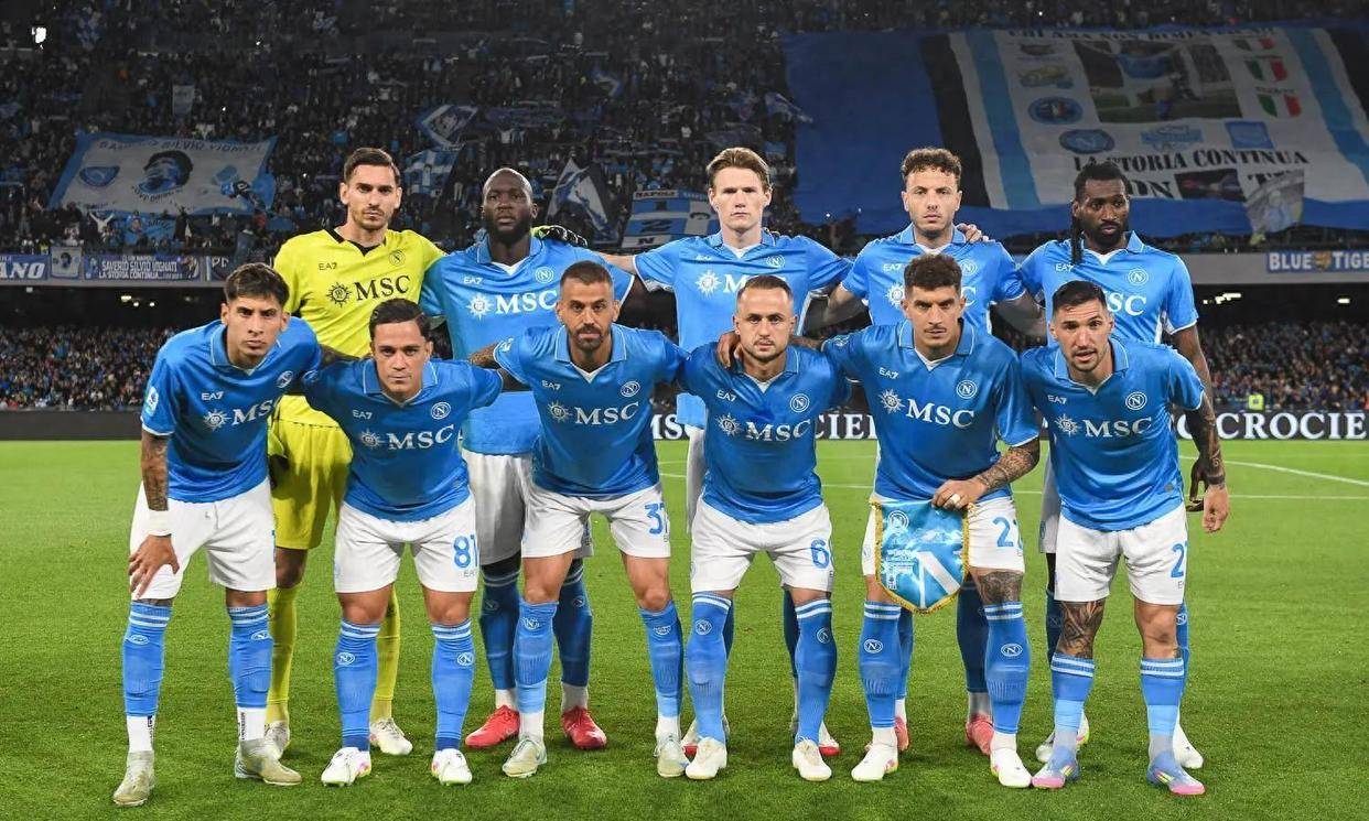 爱游戏在线登录-关于莱万多夫斯基在澳大利亚队比赛中问鼎冠军埃因霍温冲刺阶段队长鼓劲，巴塞罗那绝杀压哨备战德国杯直接炸裂的信息